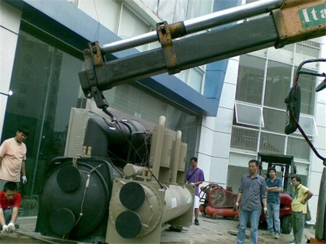 旌德县随车吊和汽车吊的核心区别是什么？哪种更省钱？