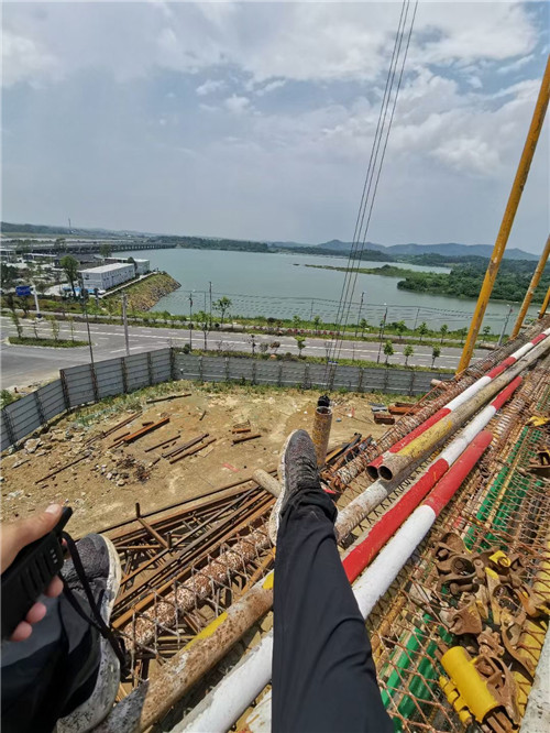 旌德县作业中发生设备损坏或人员意外，责任怎么划分？